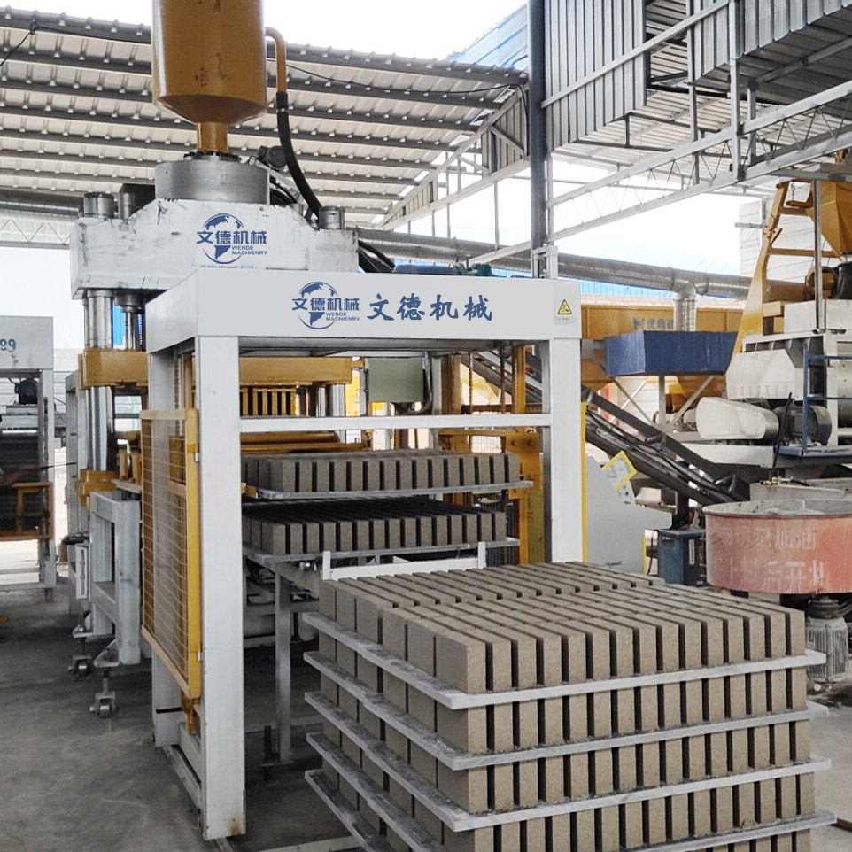 786.jpg 靜壓磚機